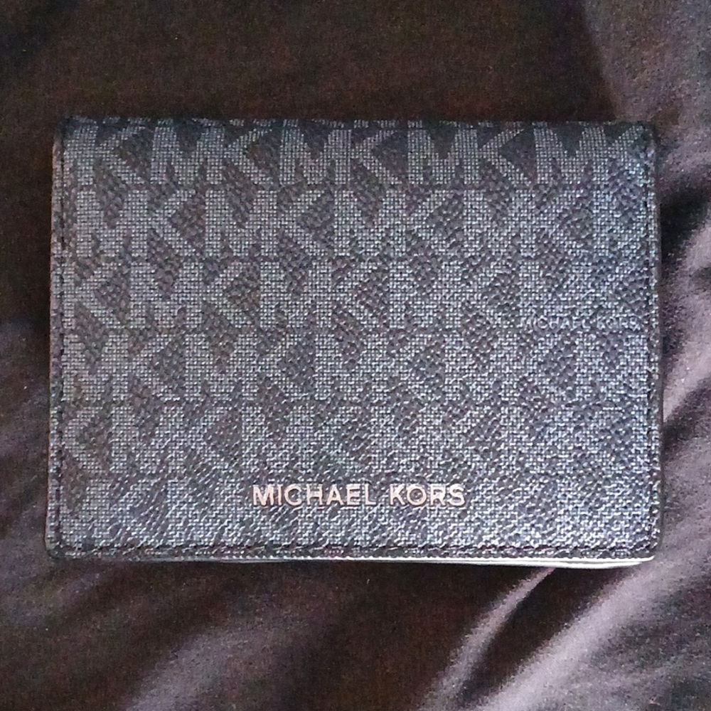 Michael kors wallet